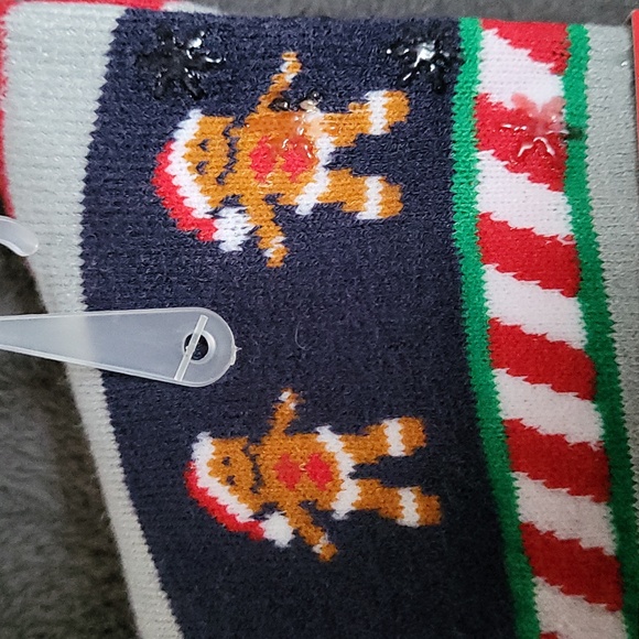 NWT! Women's Warm & Cozy Holiday Socks! - Picture 5 of 6